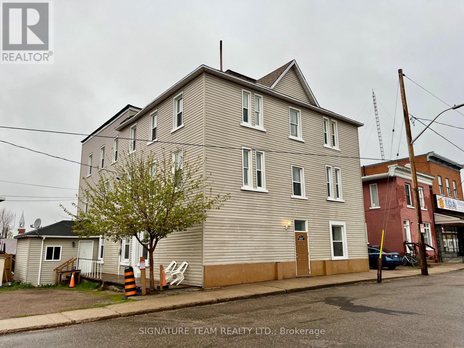 3 LAKE STREET, Killaloe, Ontario