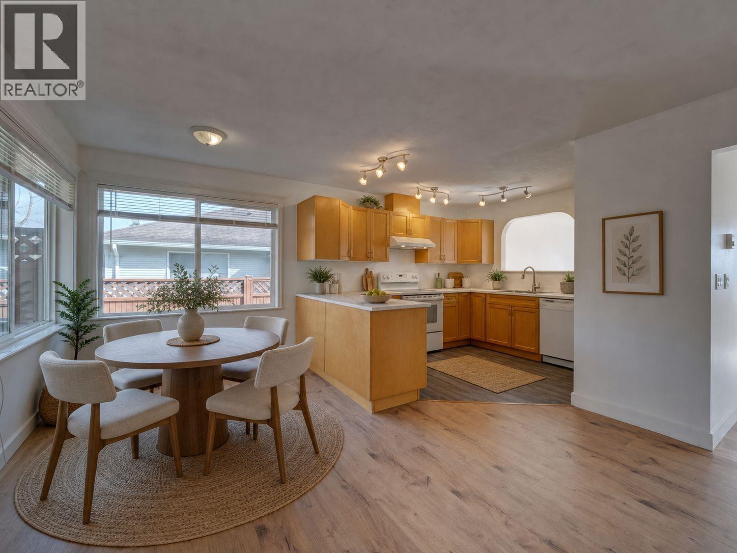 5683 Emily Way, Sechelt, British Columbia  V7Z 0N5 - Photo 7 - R3095041