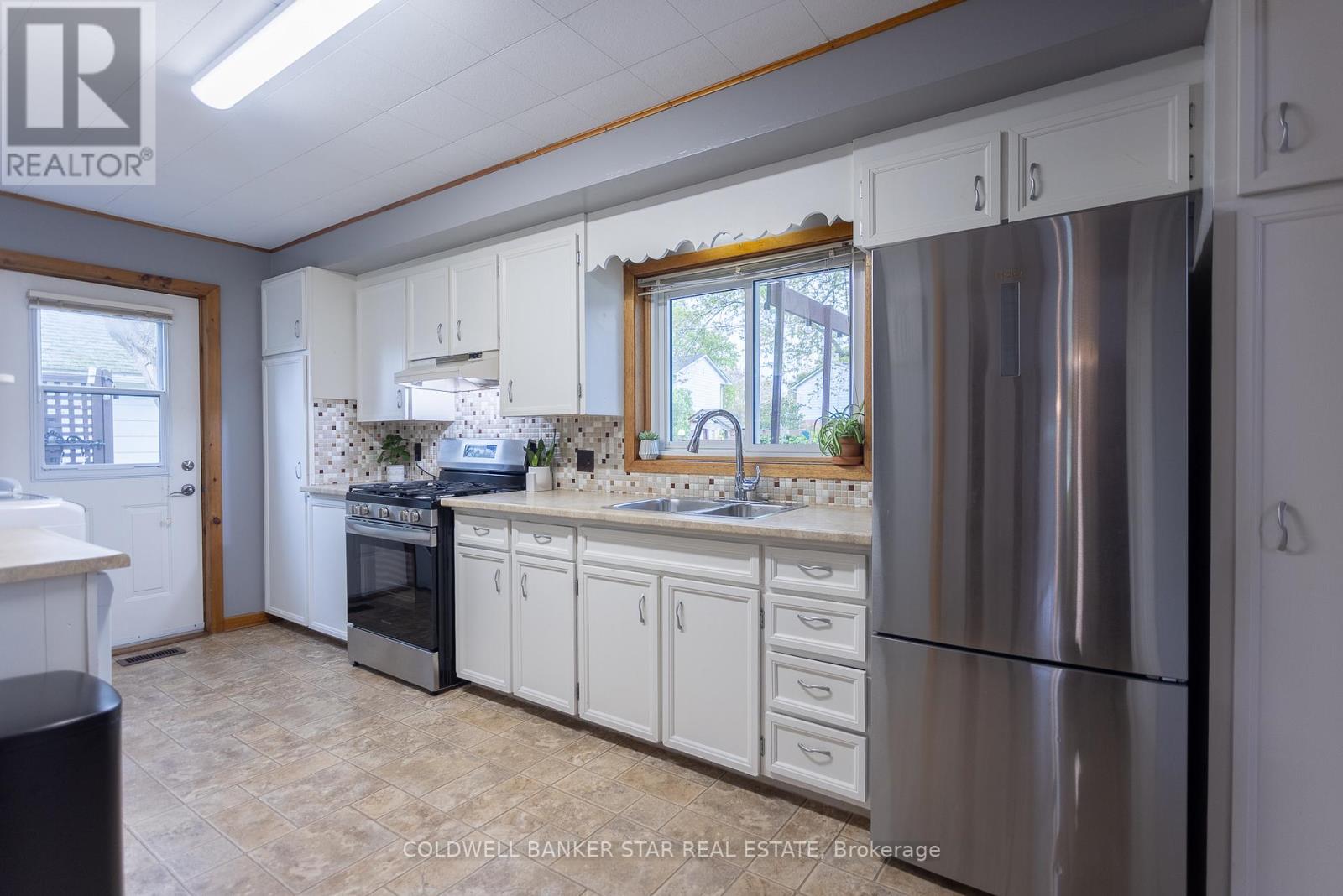 106 Fairview Avenue, St. Thomas, Ontario  N5R 4X6 - Photo 15 - X13125556