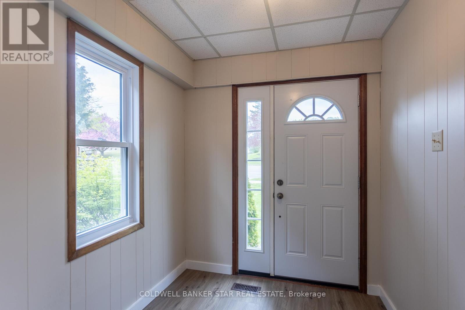 106 Fairview Avenue, St. Thomas, Ontario  N5R 4X6 - Photo 4 - X13125556
