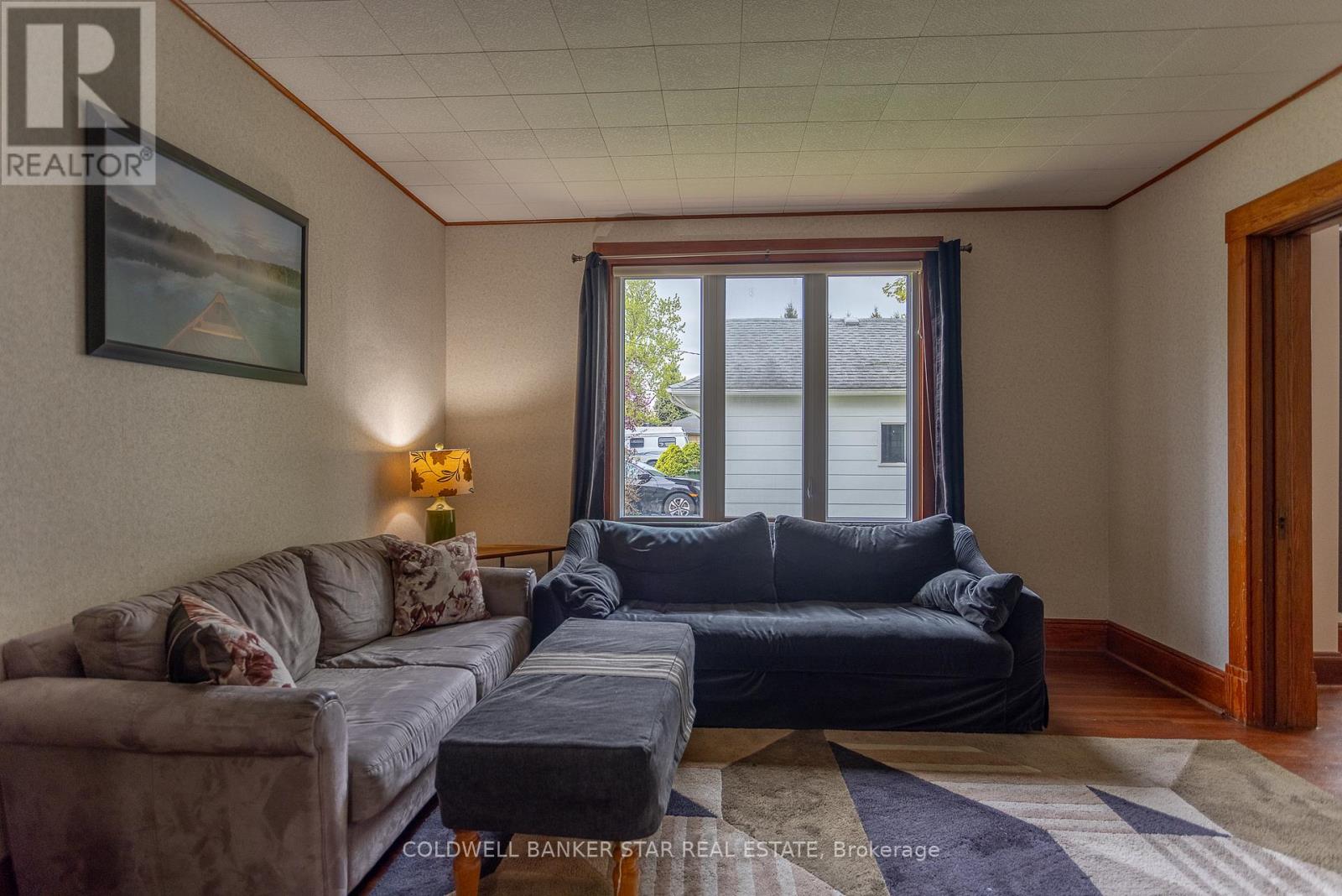 106 Fairview Avenue, St. Thomas, Ontario  N5R 4X6 - Photo 8 - X13125556