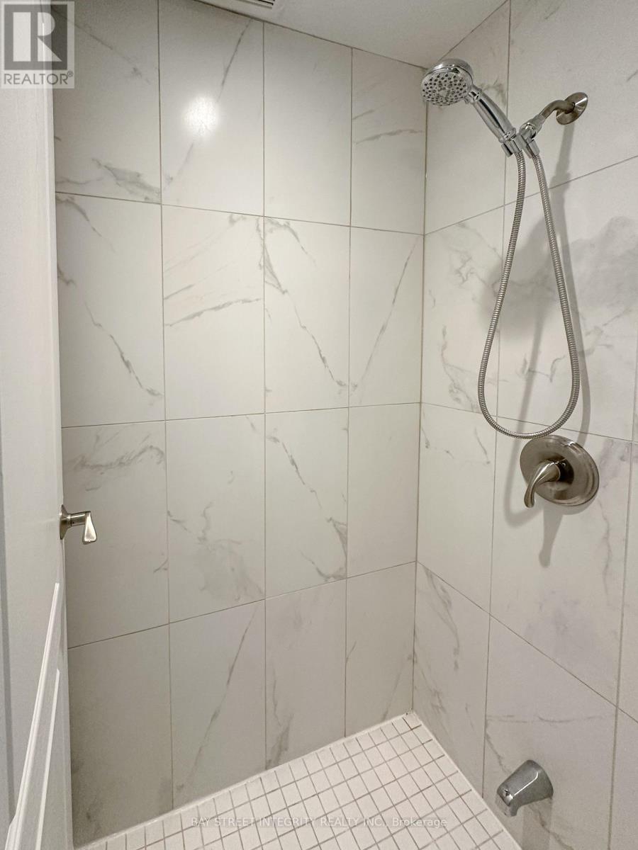 Unit A - 275 Estelle Avenue, Toronto, Ontario  M2N 5J4 - Photo 3 - C13113566