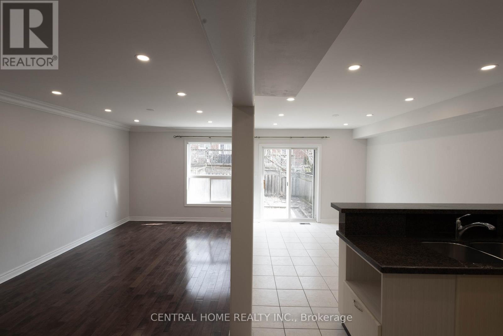 165 Manorheights Street, Richmond Hill, Ontario  L4S 2S8 - Photo 8 - N12858770