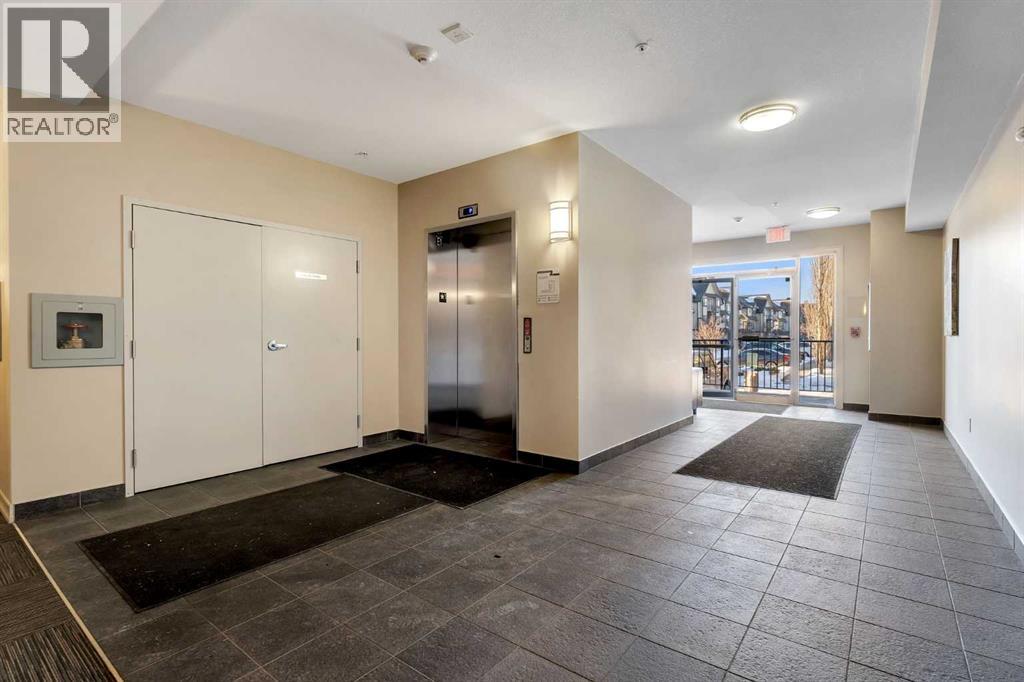 312, 117 Copperpond Common SE, Calgary, Alberta  T2Z 5E2 - Photo 3 - A2289010