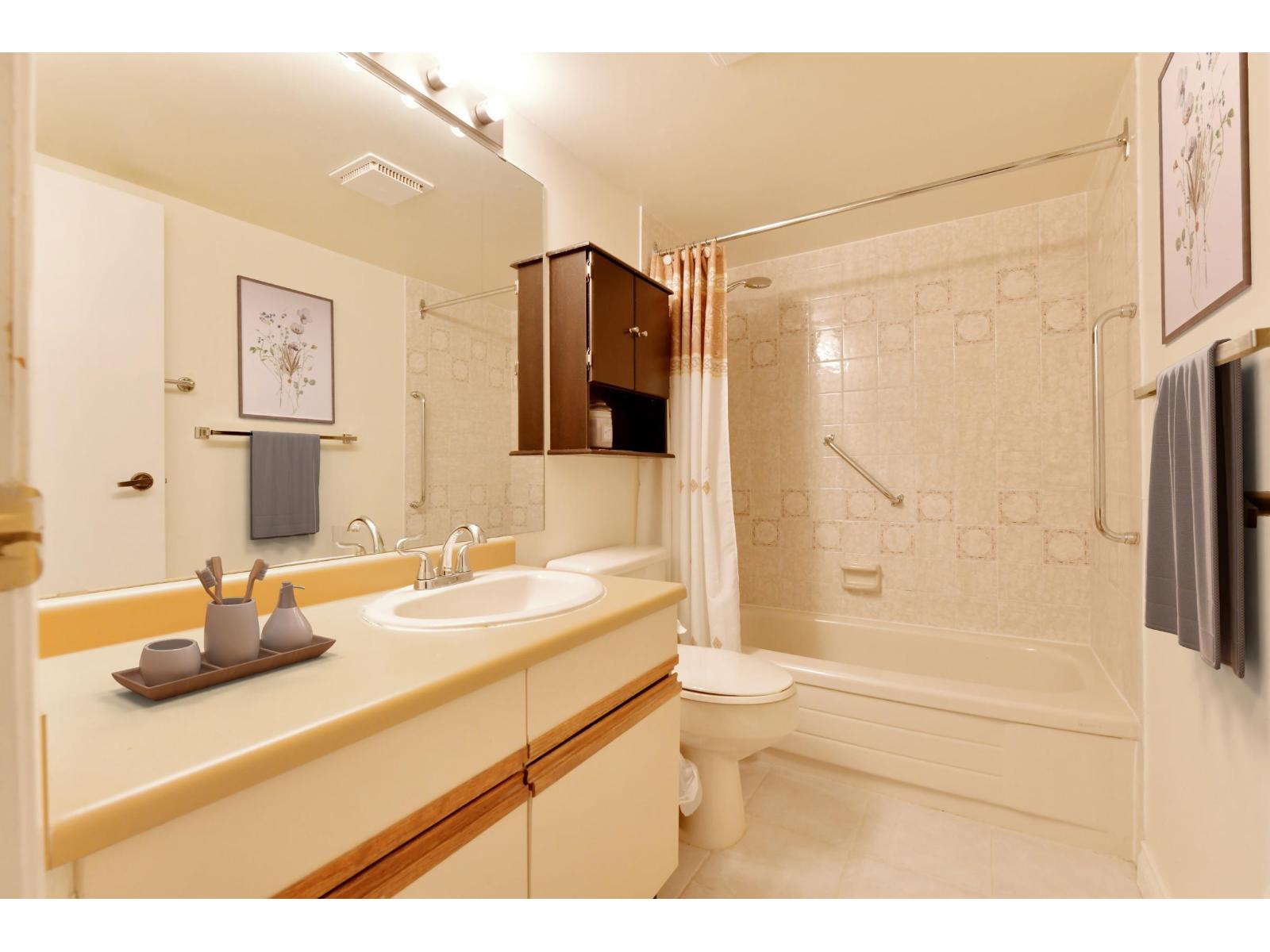 407 1442 Foster Street, White Rock, British Columbia  V4B 3X7 - Photo 9 - R3123047