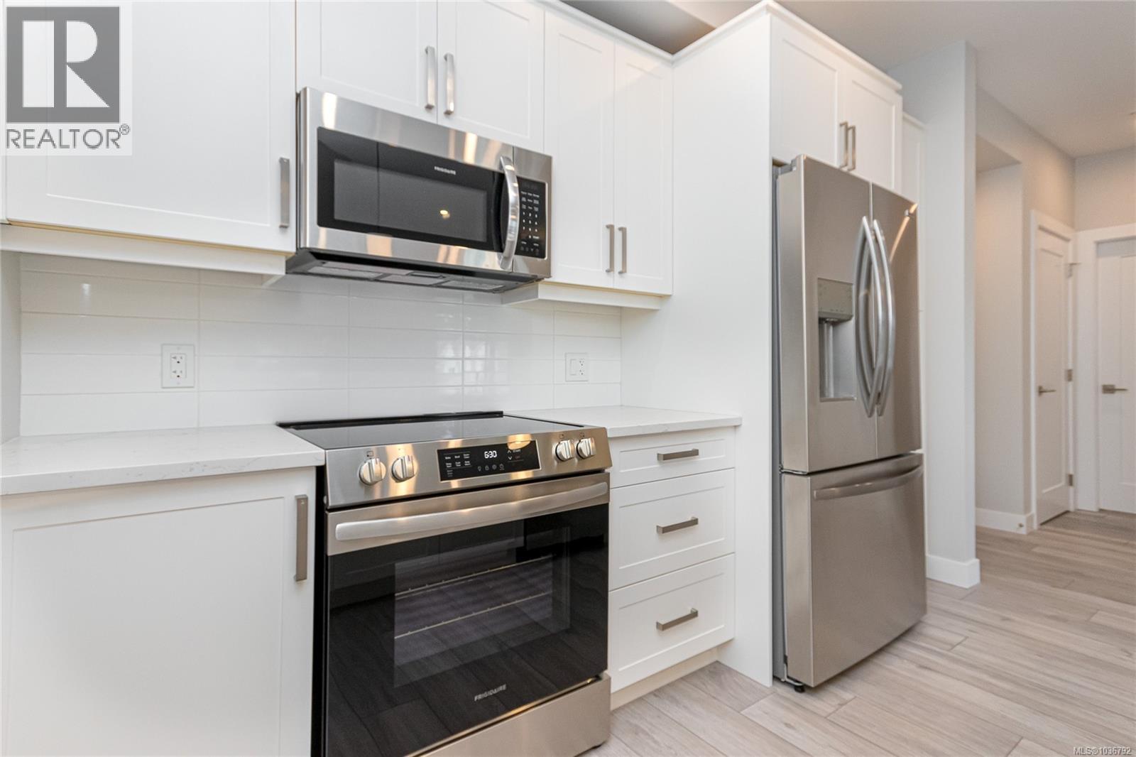 305 924 Jenkins Ave, Langford, British Columbia  V9B 2N7 - Photo 4 - 1036792