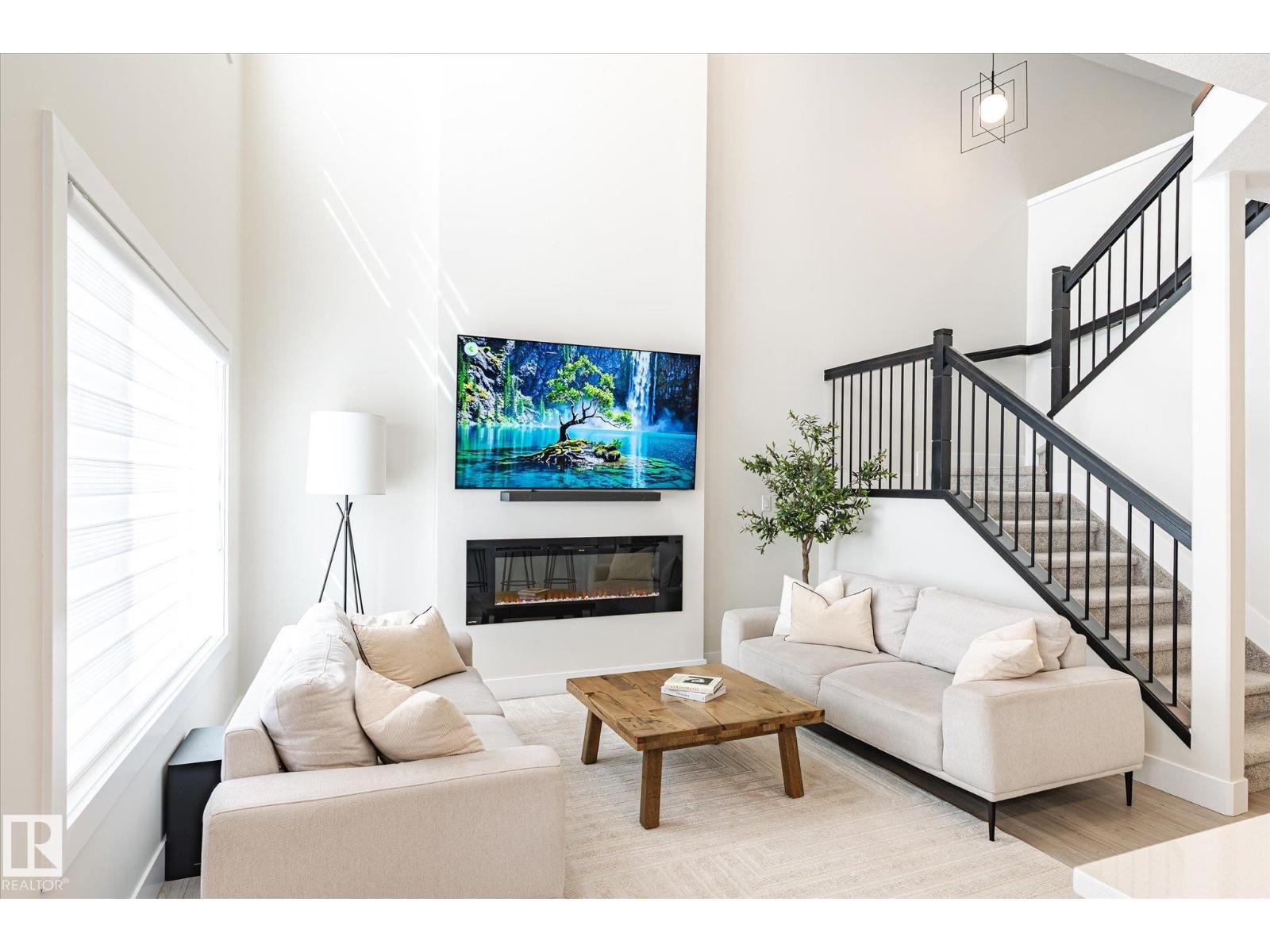 1214 Eaton Ln Nw, Edmonton, Alberta  T6M 1M9 - Photo 4 - E4487543
