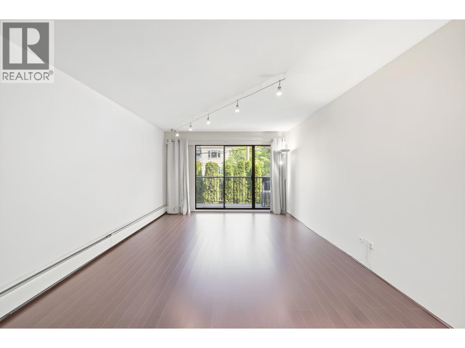 205 1585 E 4th Avenue, Vancouver, British Columbia  V5N 1J9 - Photo 2 - R3123622