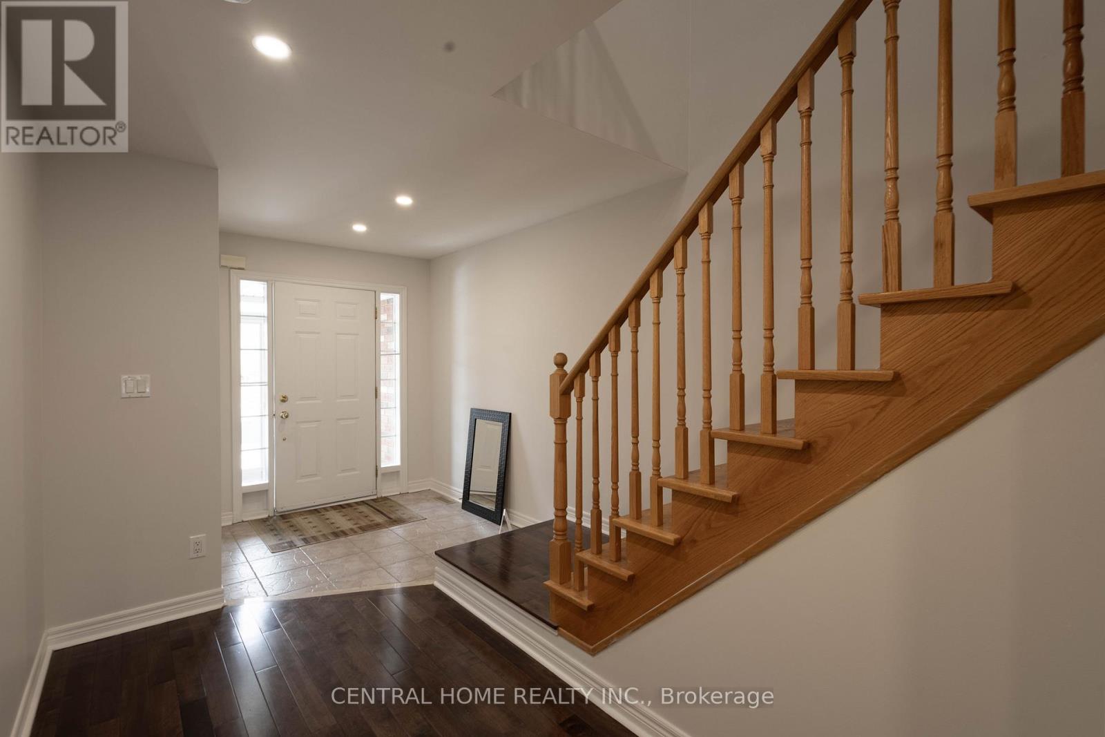 165 Manorheights Street, Richmond Hill, Ontario  L4S 2S8 - Photo 4 - N12858770