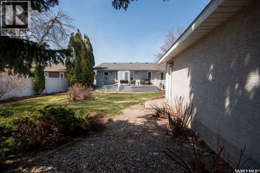 1666 Marshall Crescent, Moose Jaw, Saskatchewan  S6H 3G7 - Photo 28 - SK035797