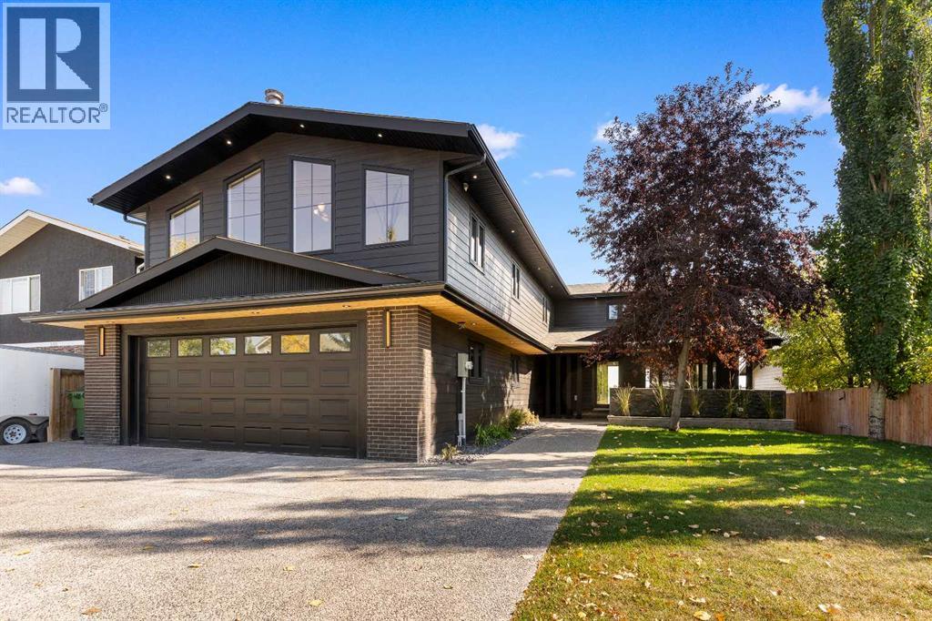 692 West Chestermere Drive, Chestermere, Alberta  T1X 1B5 - Photo 3 - A2288918