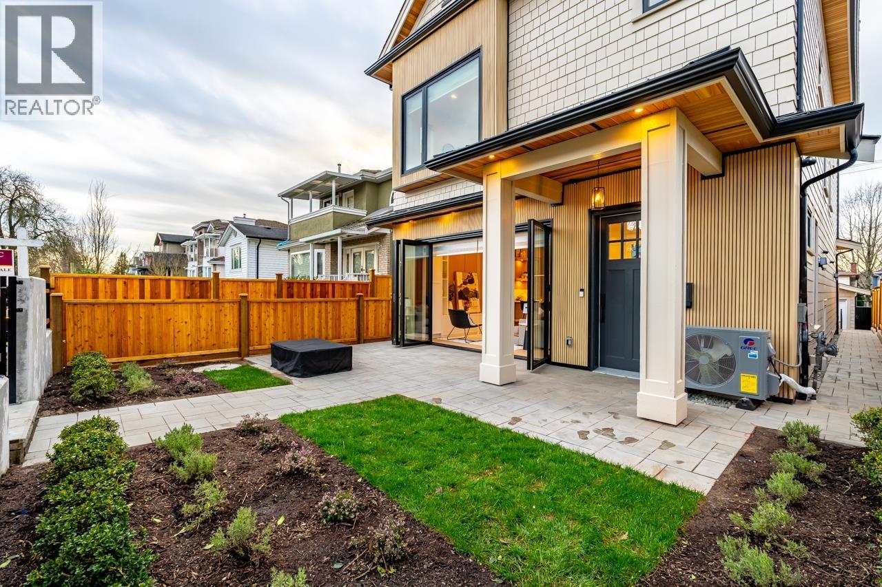 1 5355 Inverness Street, Vancouver, British Columbia  V5W 3P2 - Photo 2 - R3122296