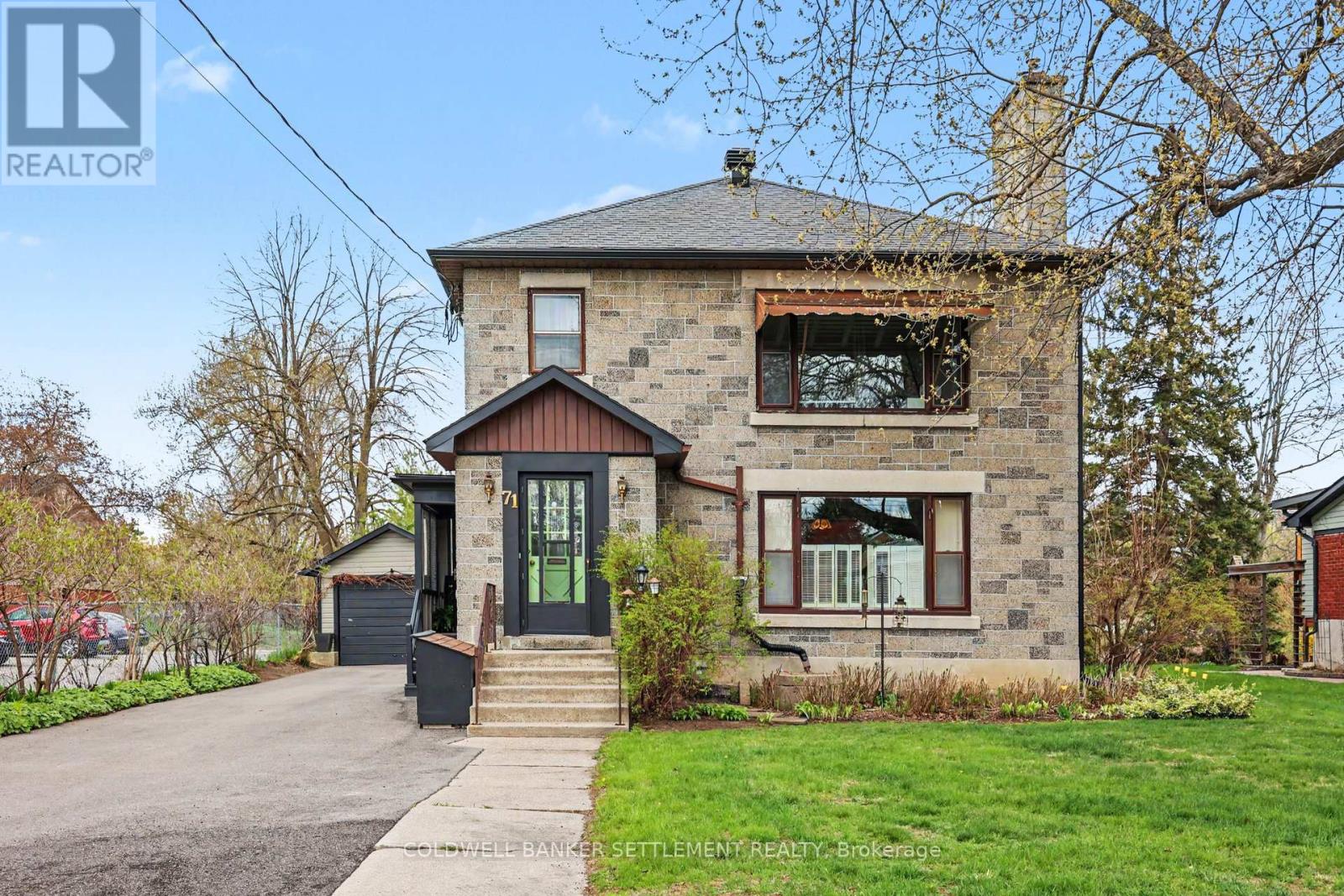 71 Harvey Street, Perth, Ontario  K7H 1X1 - Photo 2 - X13125678