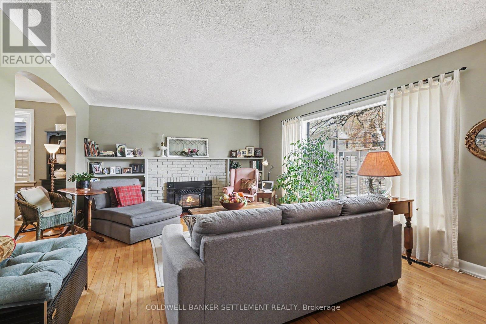 71 Harvey Street, Perth, Ontario  K7H 1X1 - Photo 3 - X13125678