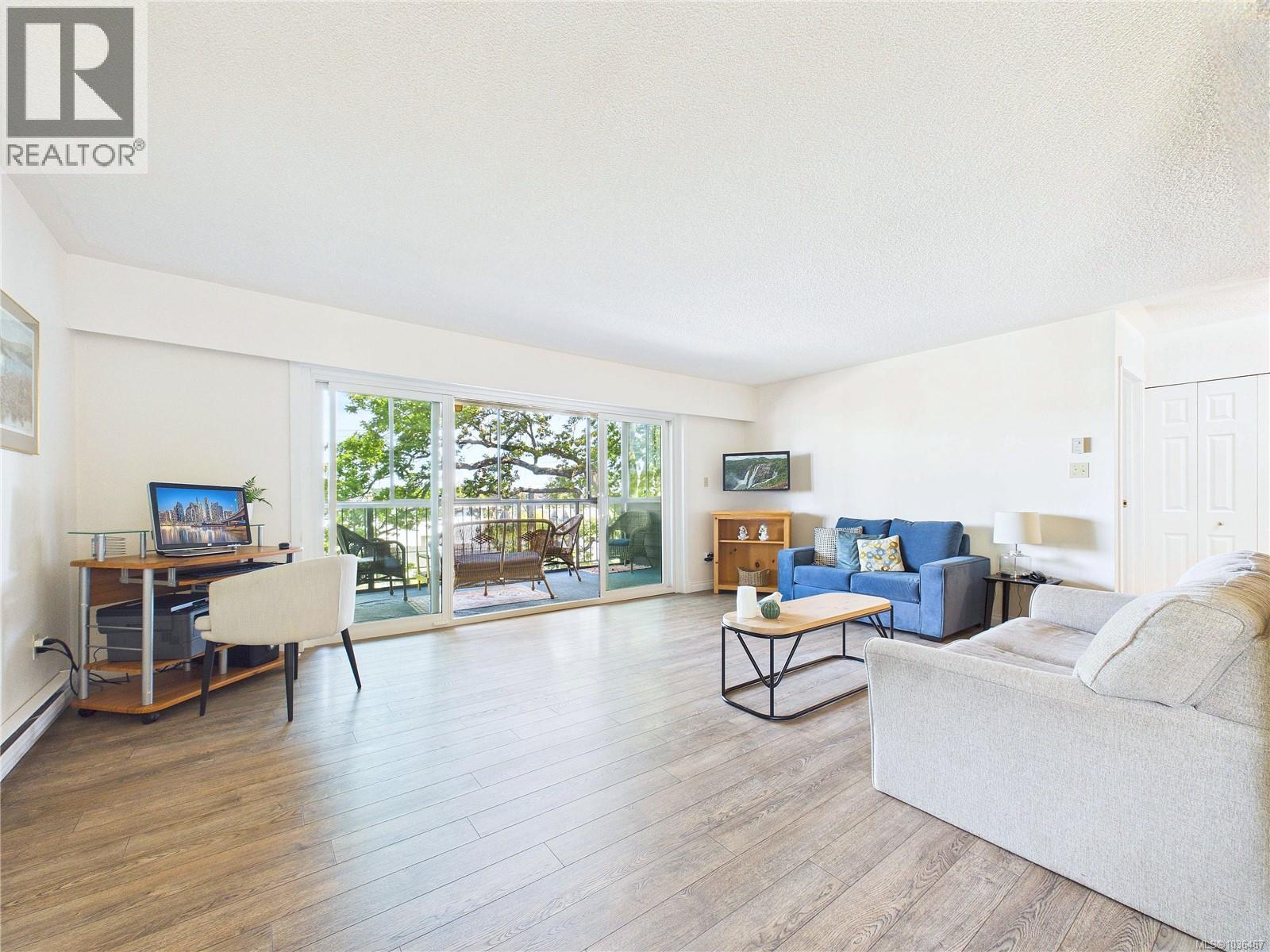401 1665 Oak Bay Ave, Victoria, British Columbia  V8R 1B5 - Photo 3 - 1036467