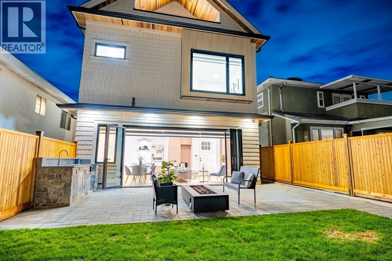 2 5355 Inverness Street, Vancouver, British Columbia  V5W 3P2 - Photo 1 - R3122286