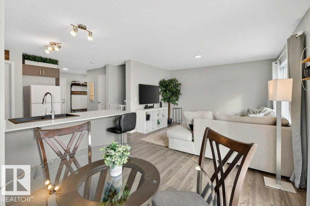 2037 Westerra Lo, Stony Plain, Alberta  T7Z 0H8 - Photo 4 - E4476097