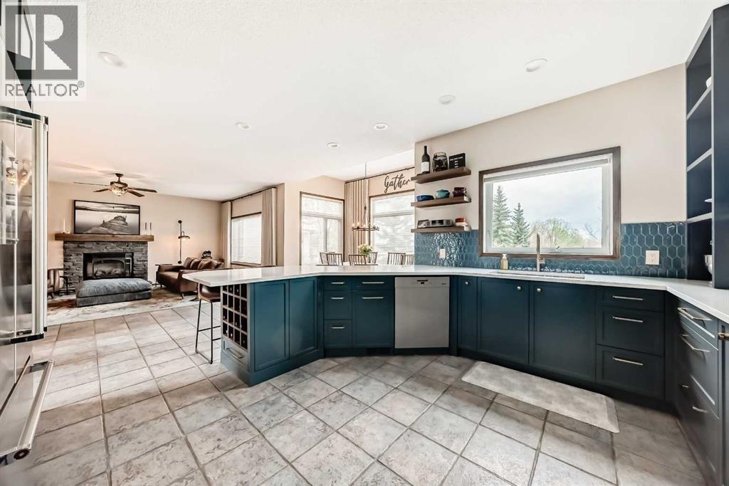 1416 Strathcona Drive SW, Calgary, Alberta  T3H 4L1 - Photo 3 - A2308885