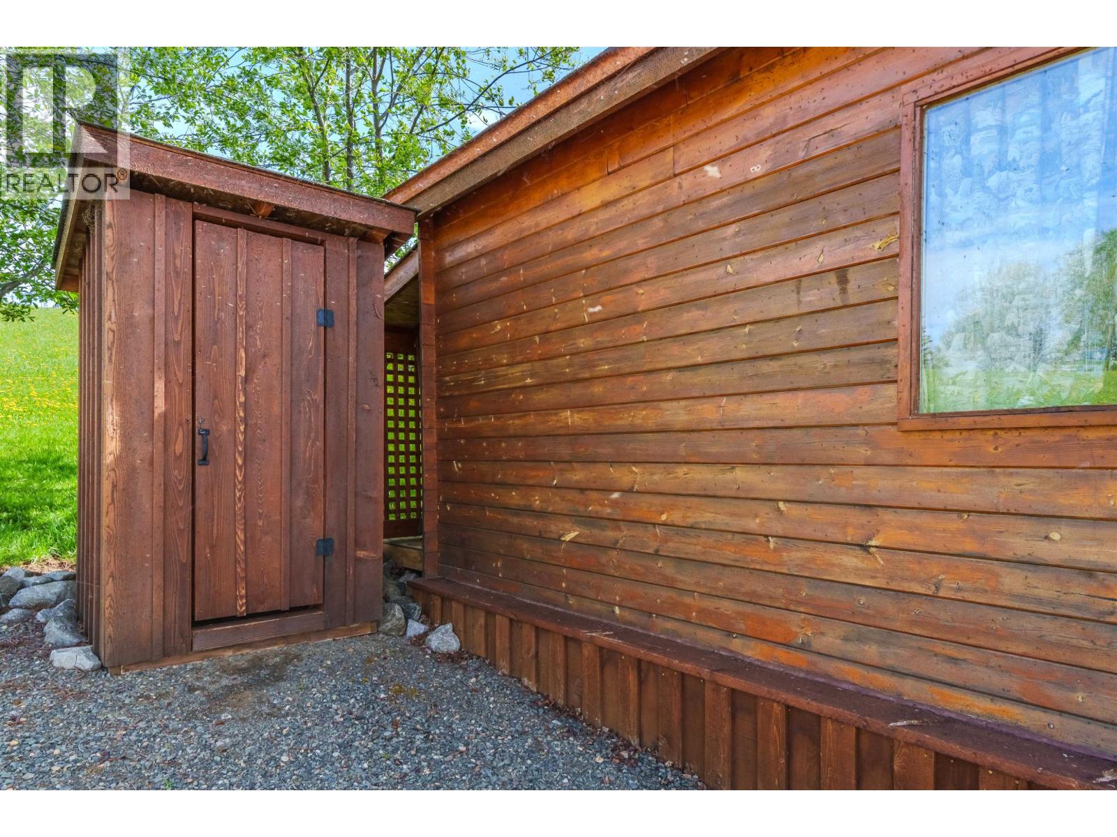7962 Thirty Field Road, Bridge Lake, British Columbia  V0K 1X2 - Photo 27 - R3123636