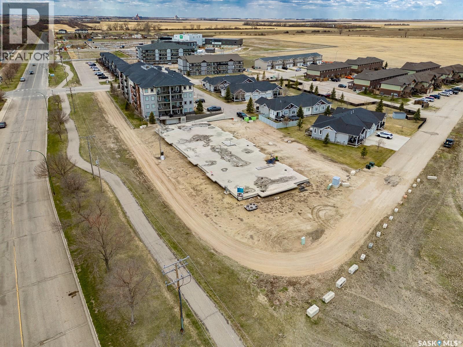 830 5th Street Ne, Weyburn, Saskatchewan  S4H 0Y9 - Photo 3 - SK031566