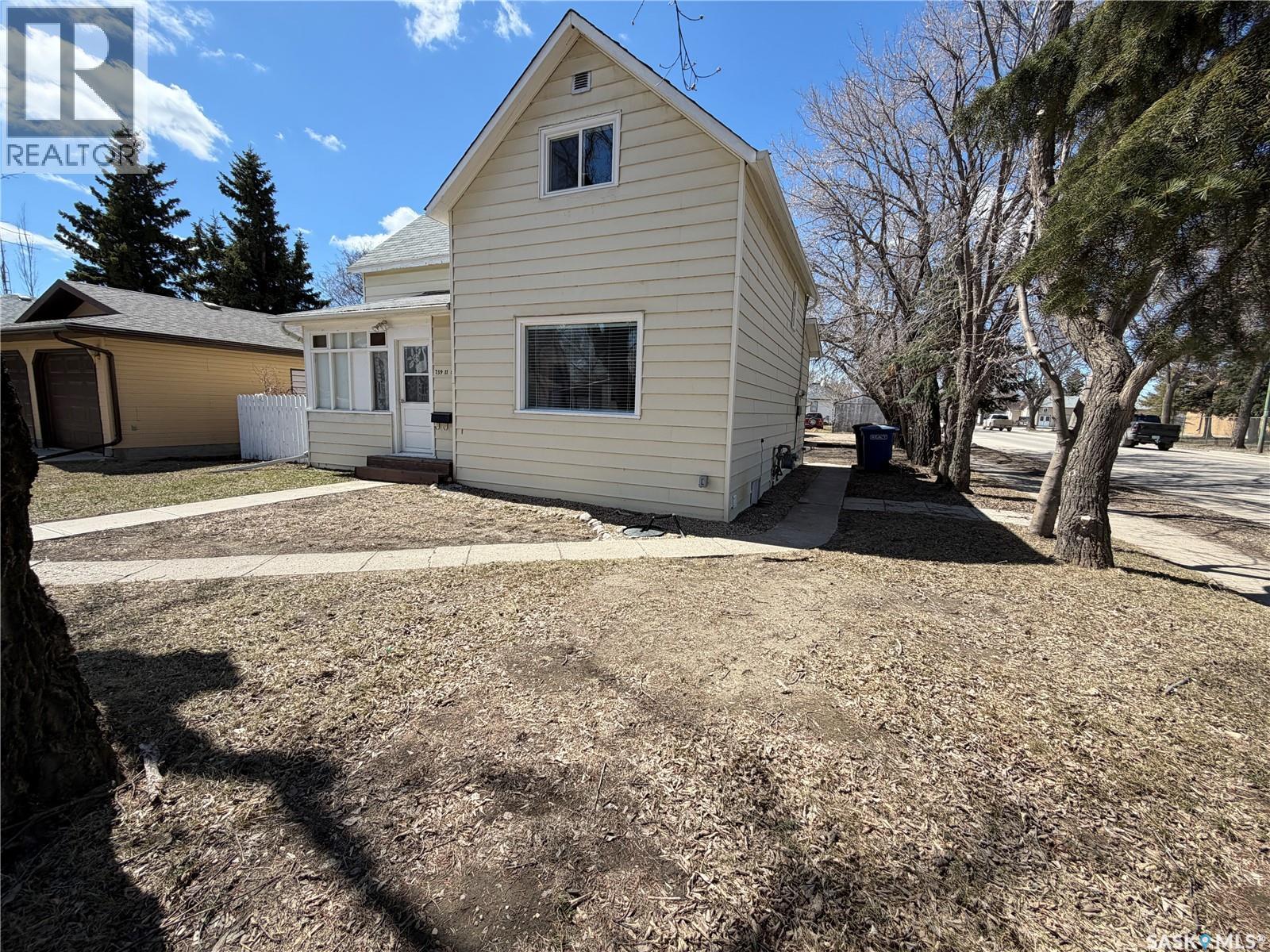 739 11th Street, Humboldt, Saskatchewan  S0K 2A0 - Photo 1 - SK035895