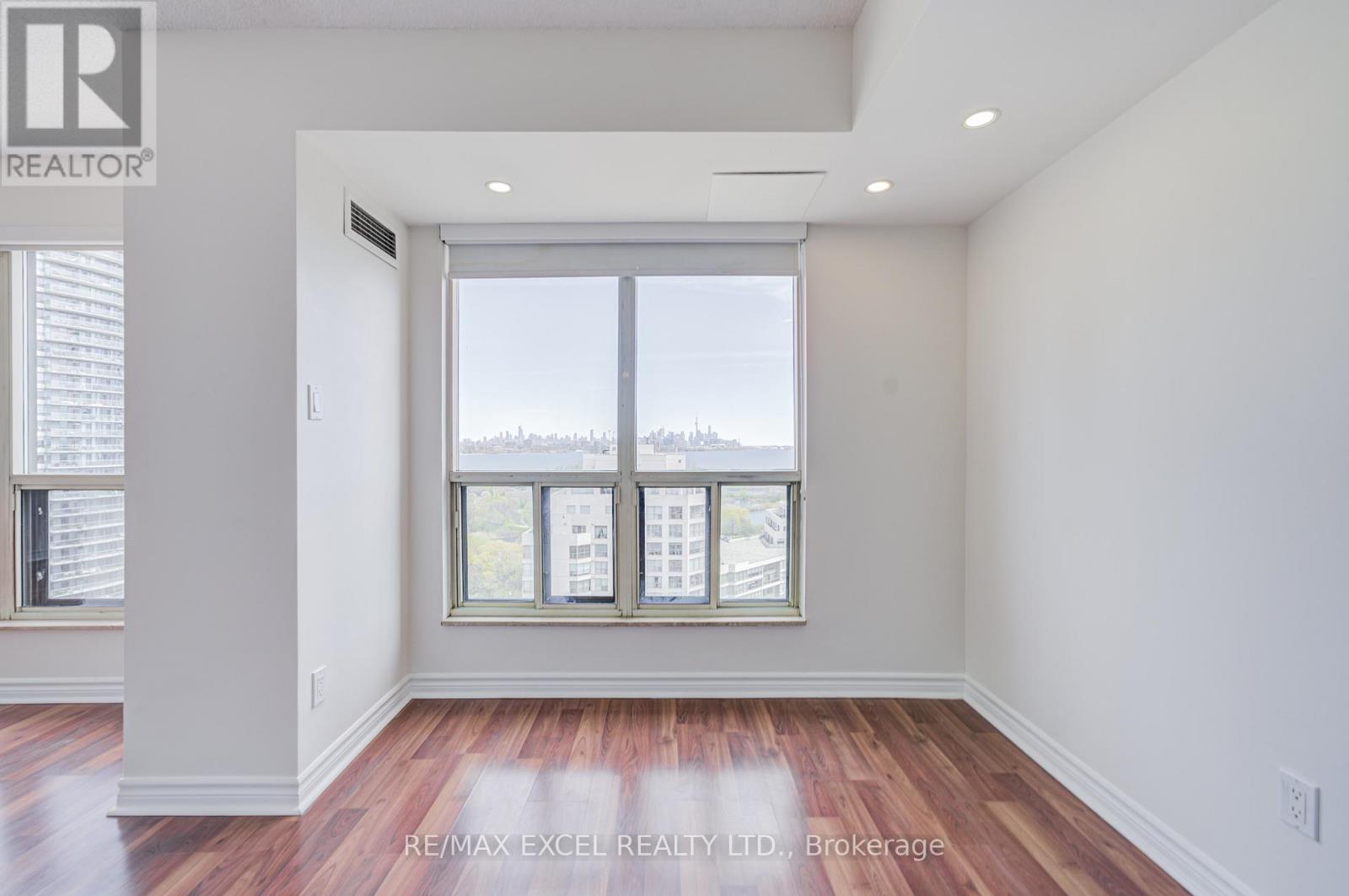 2105 - 2269 Lake Shore Boulevard W, Toronto, Ontario  M8V 3X6 - Photo 17 - W13119266