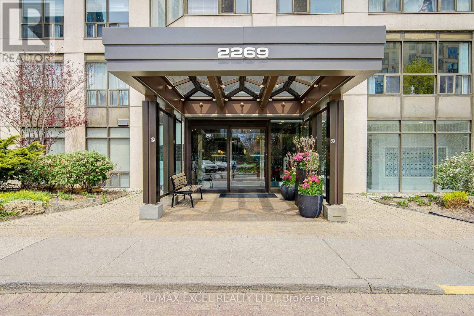 2105 - 2269 Lake Shore Boulevard W, Toronto, Ontario  M8V 3X6 - Photo 3 - W13119266