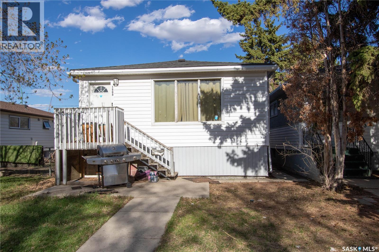1909 Broder Street, Regina, Saskatchewan  S4N 3R9 - Photo 1 - SK035827