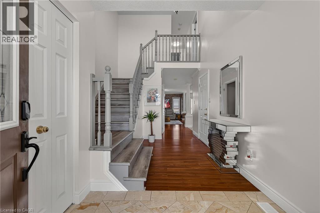 512 Snowdrop Court, Kitchener, Ontario  N2E 4G4 - Photo 3 - 40829433
