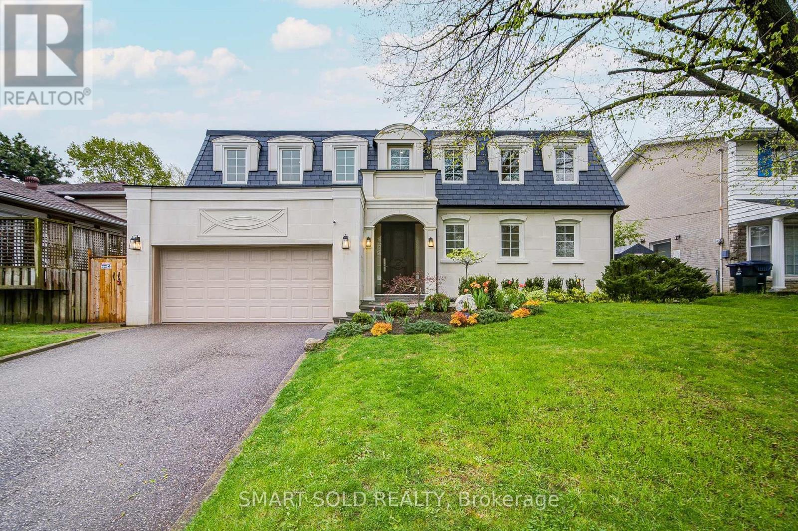 4 KNOLLVIEW CRESCENT, Toronto, Ontario