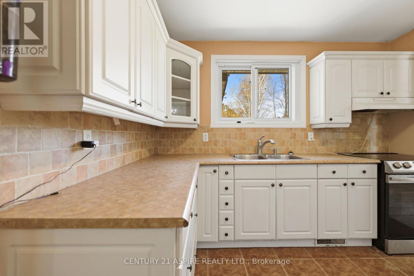 76 Doran Road, Petawawa, Ontario  K8H 1R2 - Photo 12 - X13125760