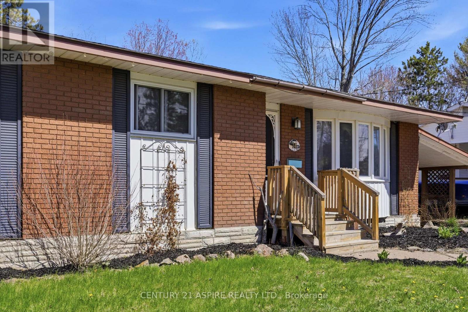 76 Doran Road, Petawawa, Ontario  K8H 1R2 - Photo 3 - X13125760