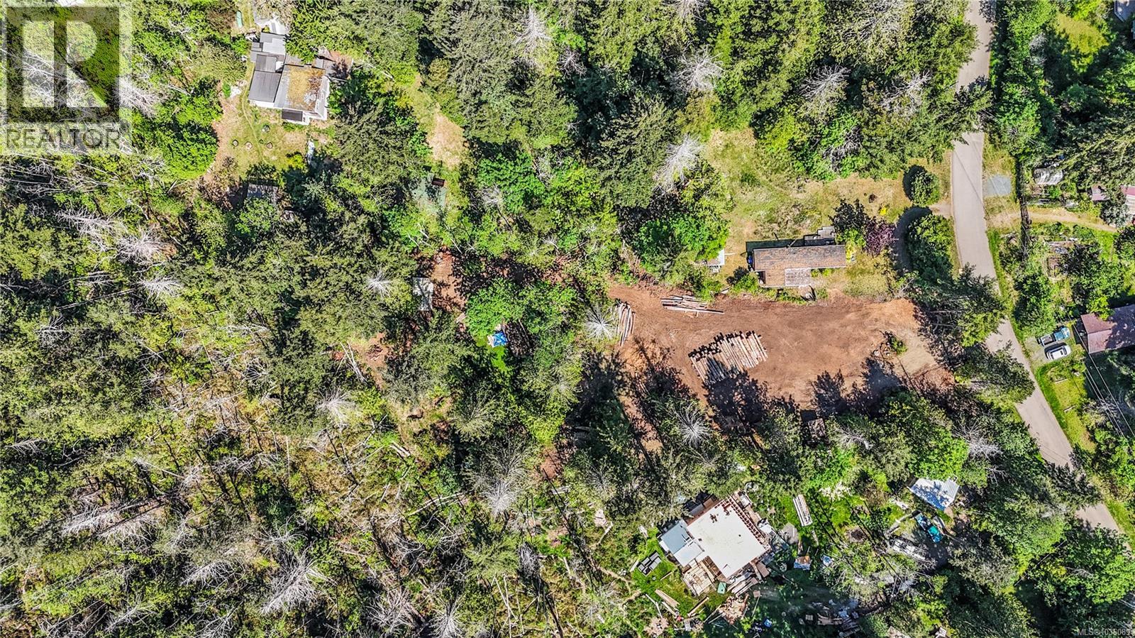3250 Gunpowder Trail, Hornby Island, British Columbia  V0R 1Z0 - Photo 2 - 1036089