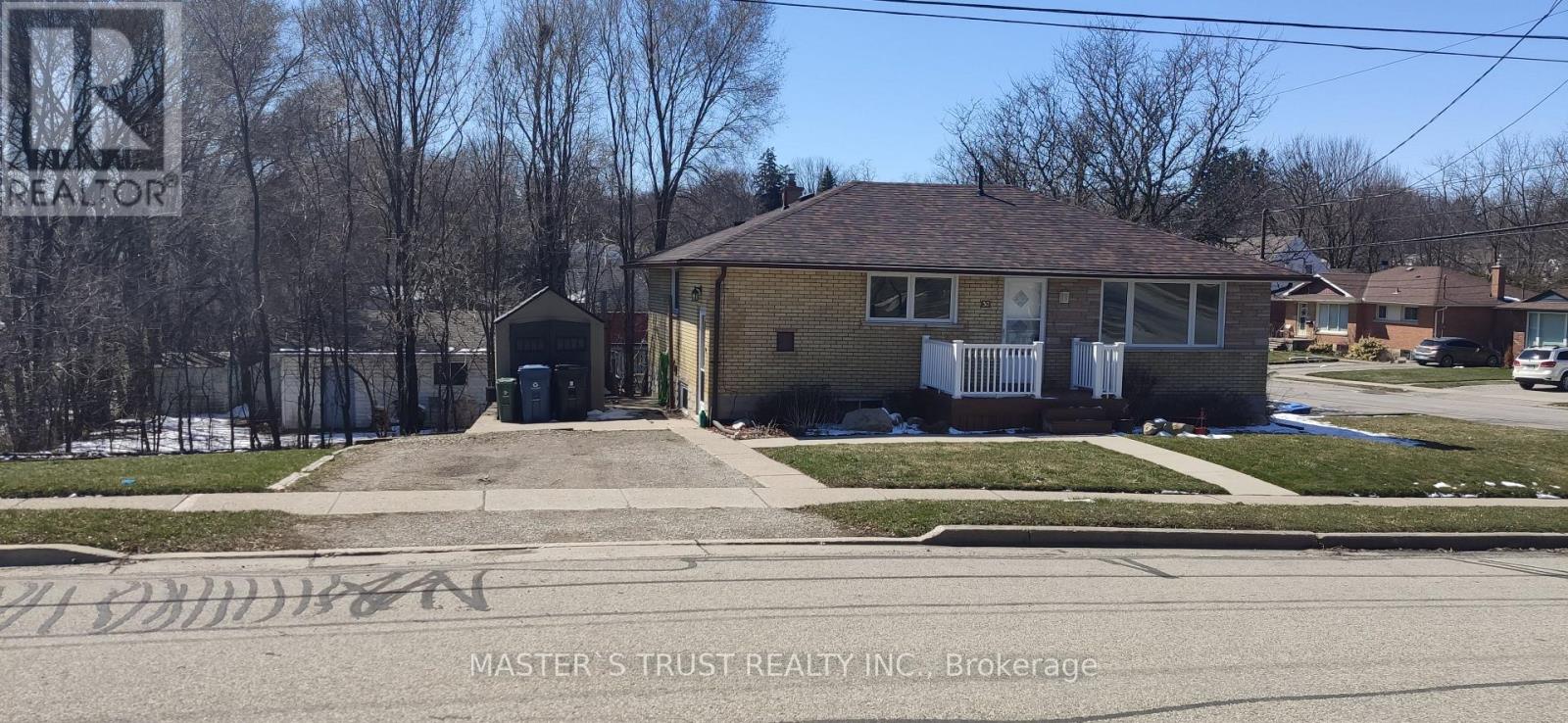 UPPER - 30 WILLIAM STREET, Guelph, Ontario