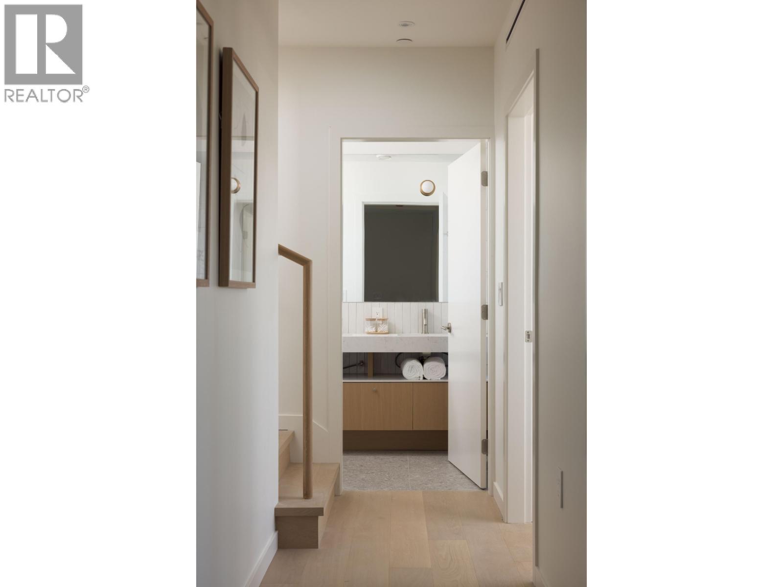 2 2915 E 5th Avenue, Vancouver, British Columbia  V5M 1N6 - Photo 14 - R3101017