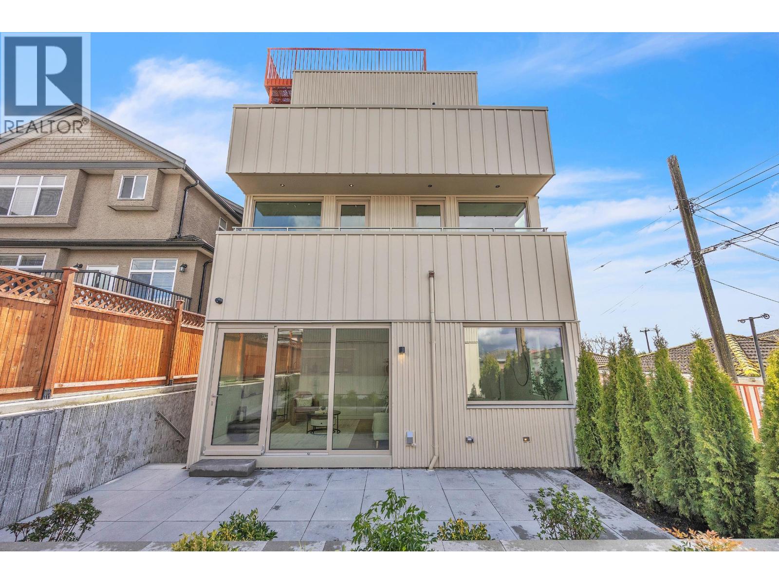 2 2915 E 5th Avenue, Vancouver, British Columbia  V5M 1N6 - Photo 10 - R3101017