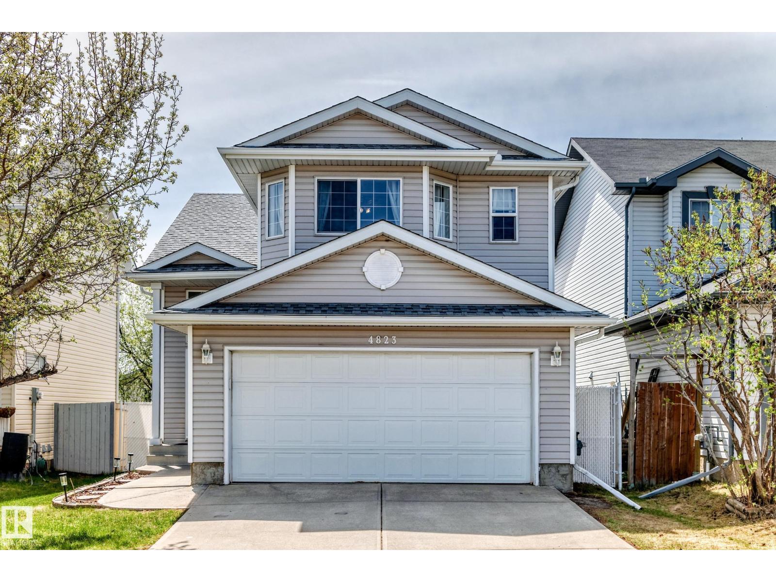 4823 147 AV NW, edmonton, Alberta