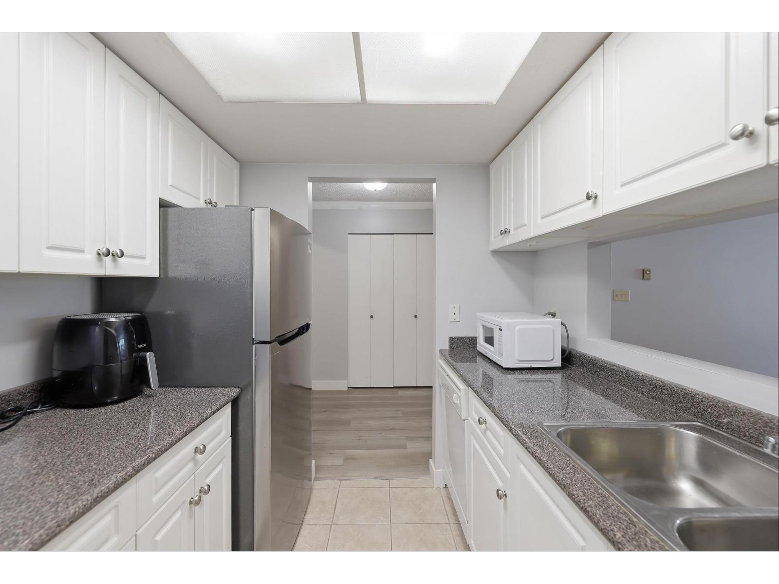 101 9635 121 Street, Surrey, British Columbia  V3V 7L8 - Photo 11 - R3121690