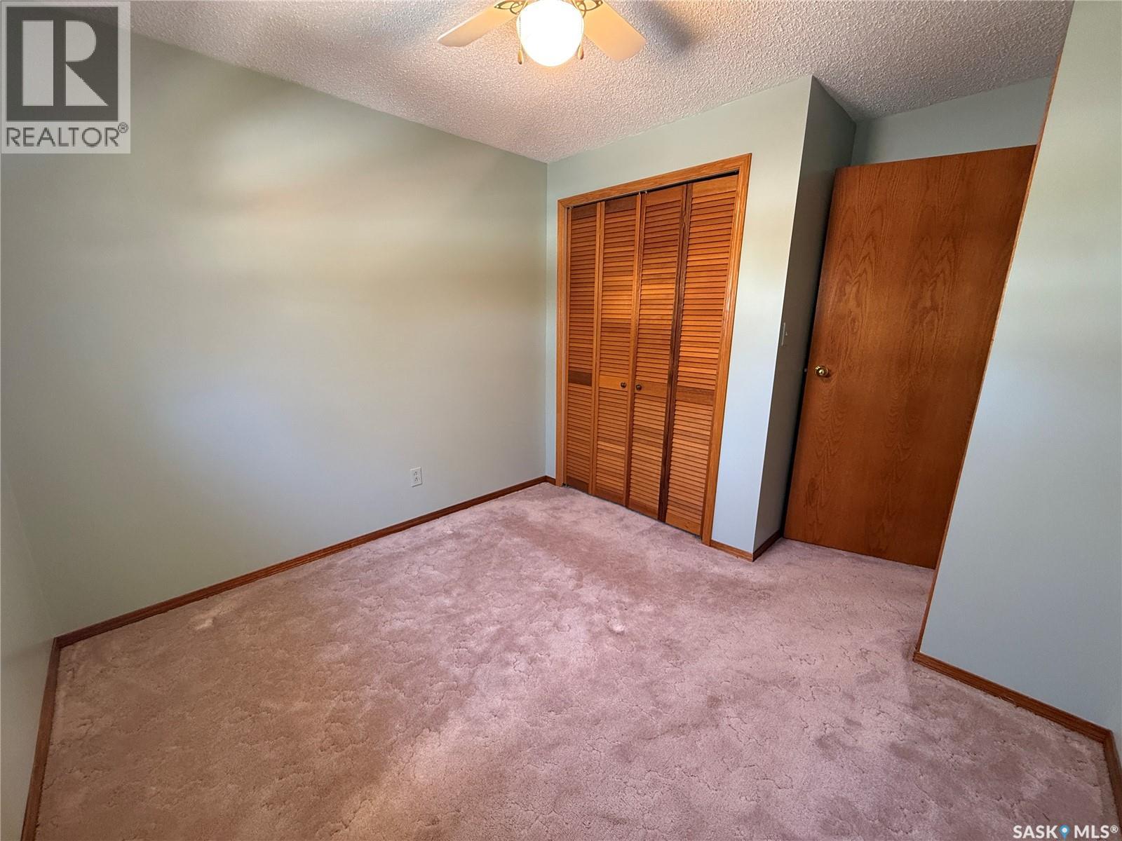 72 11th Street, Weyburn, Saskatchewan  S4H 1J3 - Photo 12 - SK035916