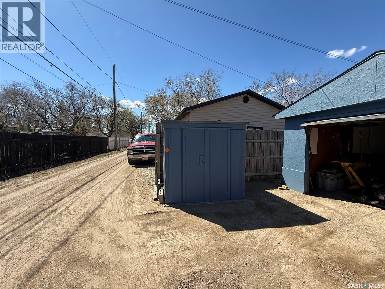72 11th Street, Weyburn, Saskatchewan  S4H 1J3 - Photo 23 - SK035916