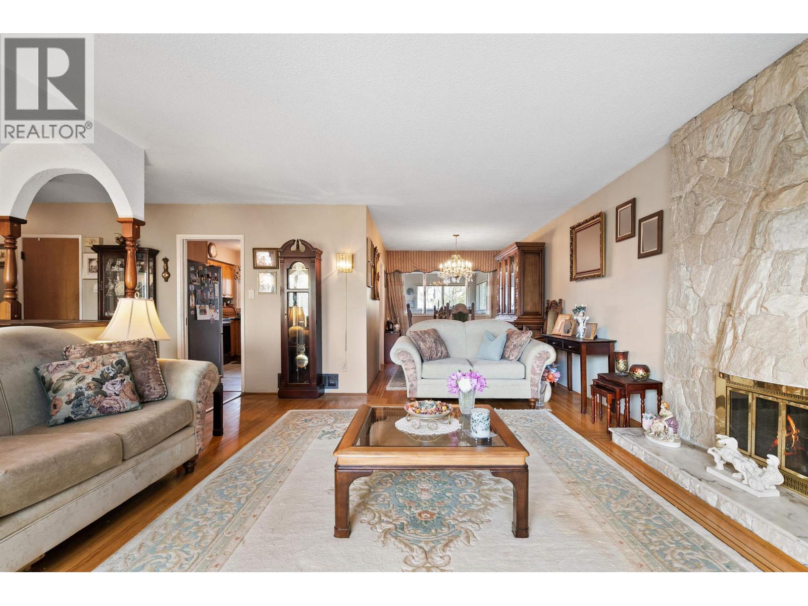 6949 Jubilee Avenue, Burnaby, British Columbia  V5J 4B4 - Photo 7 - R3123498