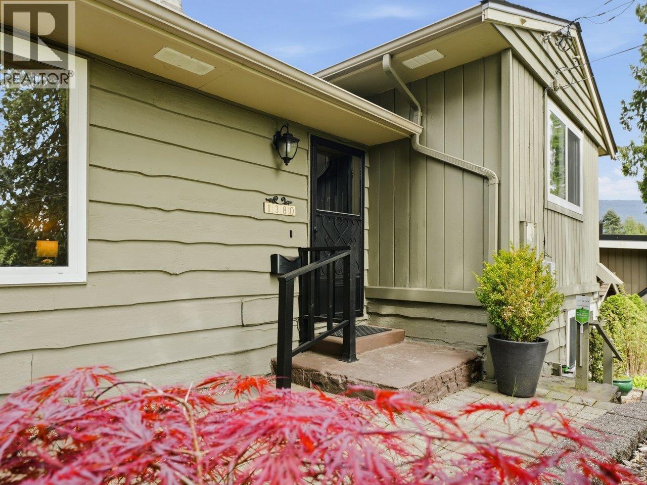 1380 Coleman Street, North Vancouver, British Columbia  V7K 1W6 - Photo 5 - R3123311