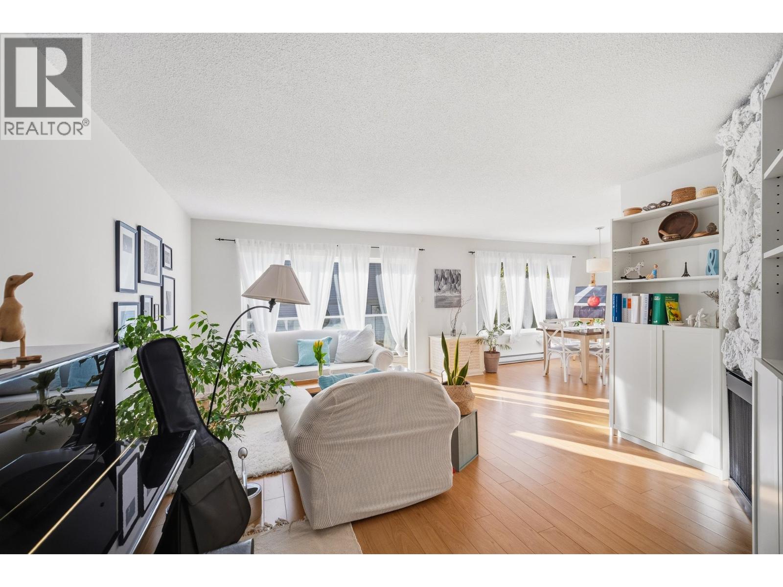 1309 MAHON AVENUE, North Vancouver, British Columbia