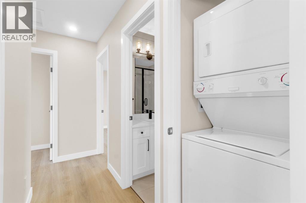 956 Bracewood Rise Sw, Calgary, Alberta  T2W 3C9 - Photo 17 - A2299539