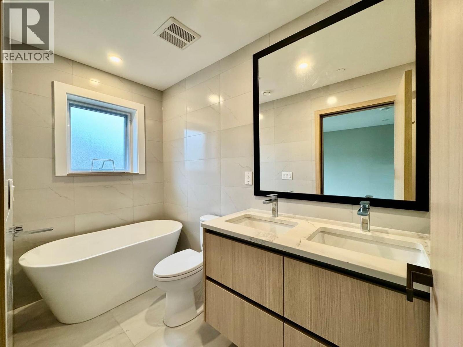 5218 Rupert Street, Vancouver, British Columbia  V5R 2J9 - Photo 10 - R3123476
