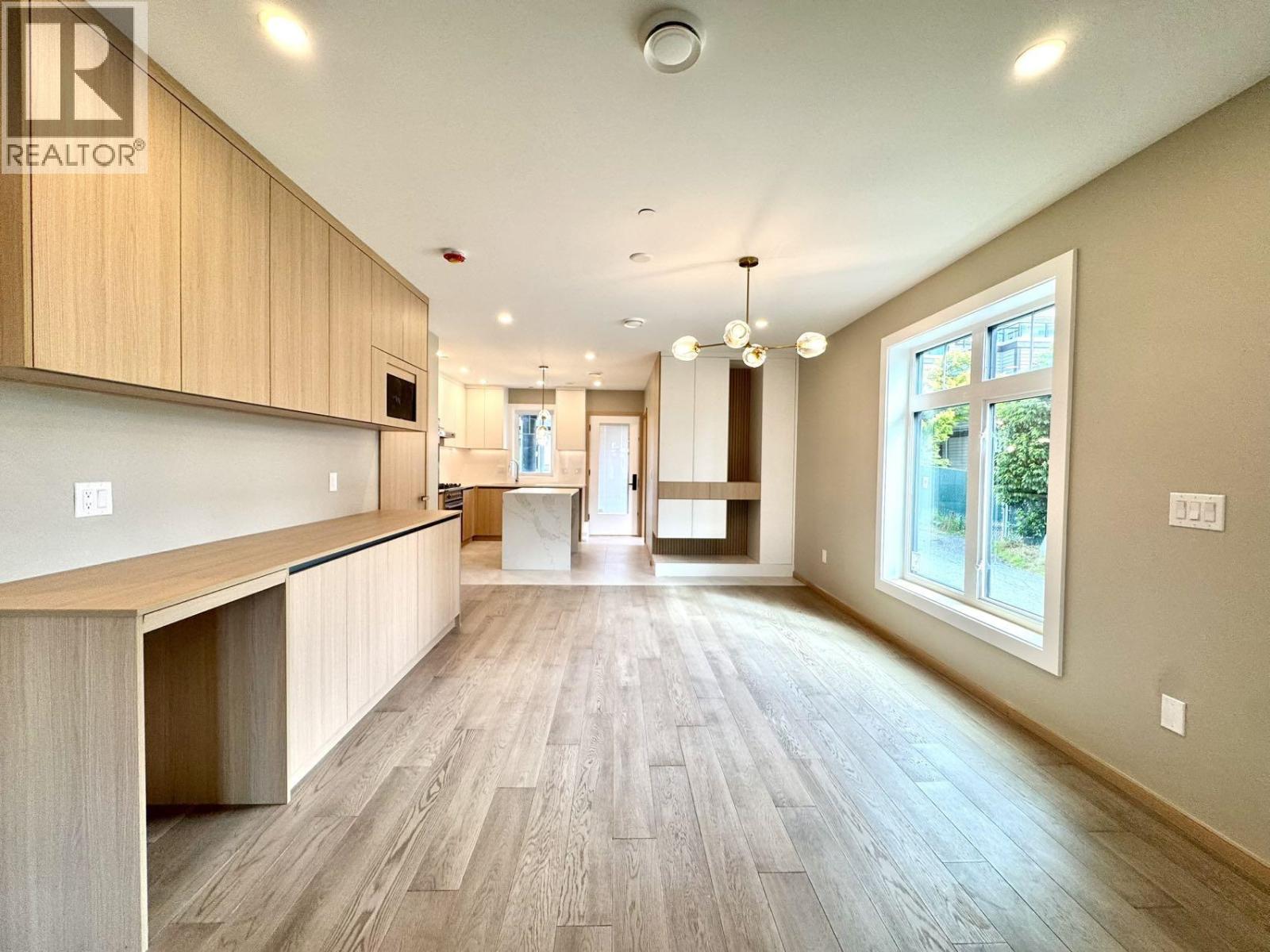 5218 Rupert Street, Vancouver, British Columbia  V5R 2J9 - Photo 3 - R3123476