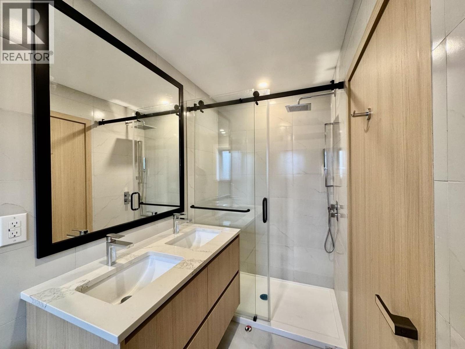 5218 Rupert Street, Vancouver, British Columbia  V5R 2J9 - Photo 11 - R3123476