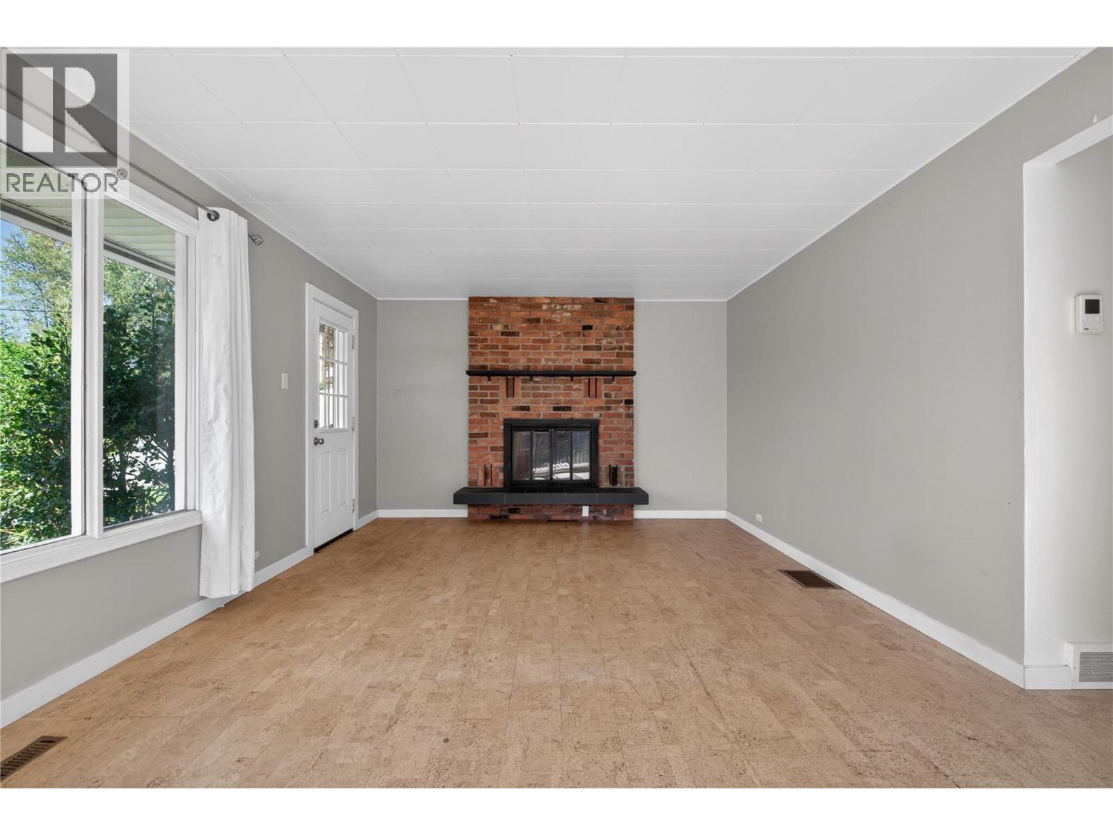902 Gore Street, Nelson, British Columbia  V1L 5C9 - Photo 6 - 10387403