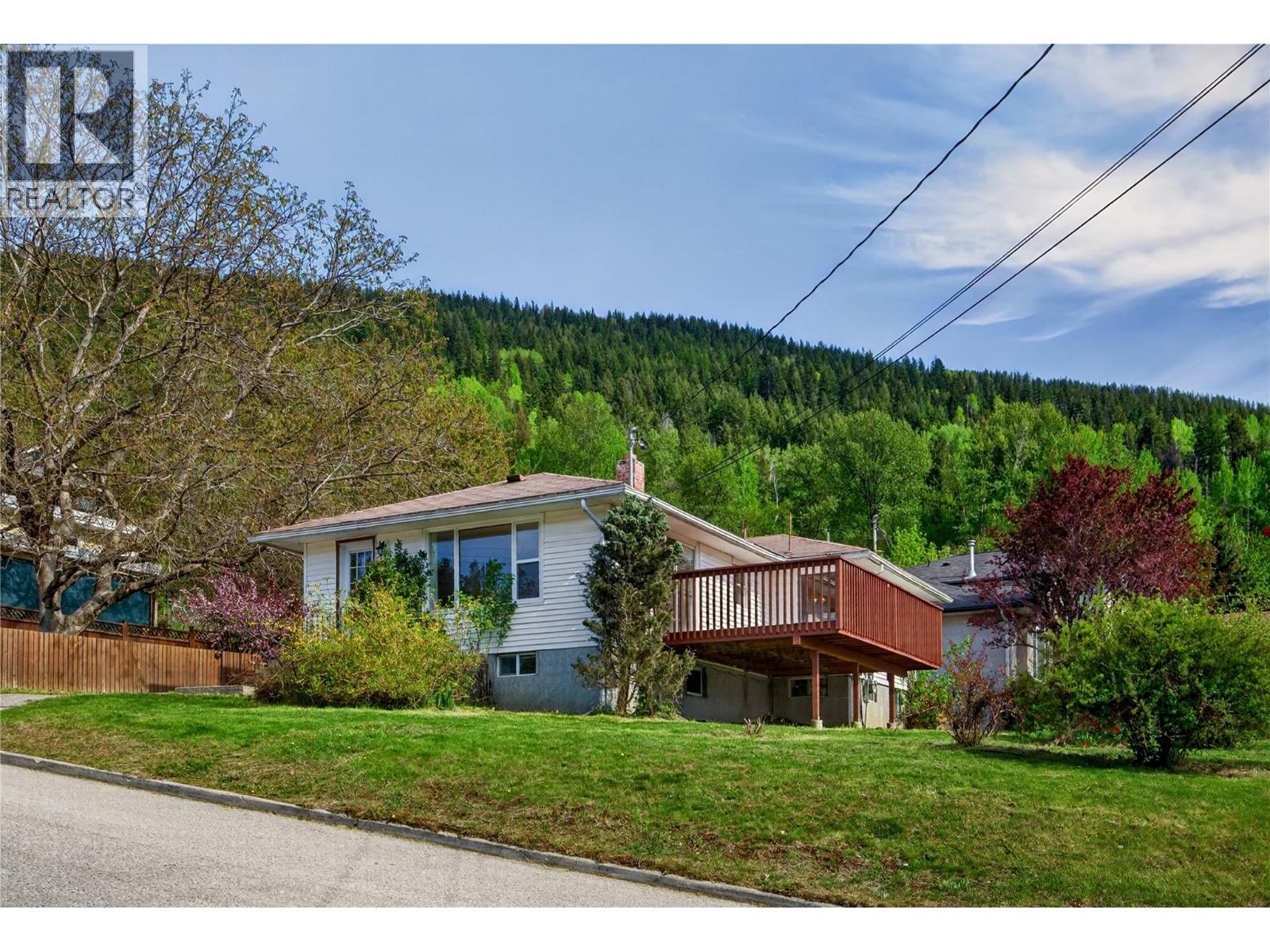 902 Gore Street, Nelson, British Columbia