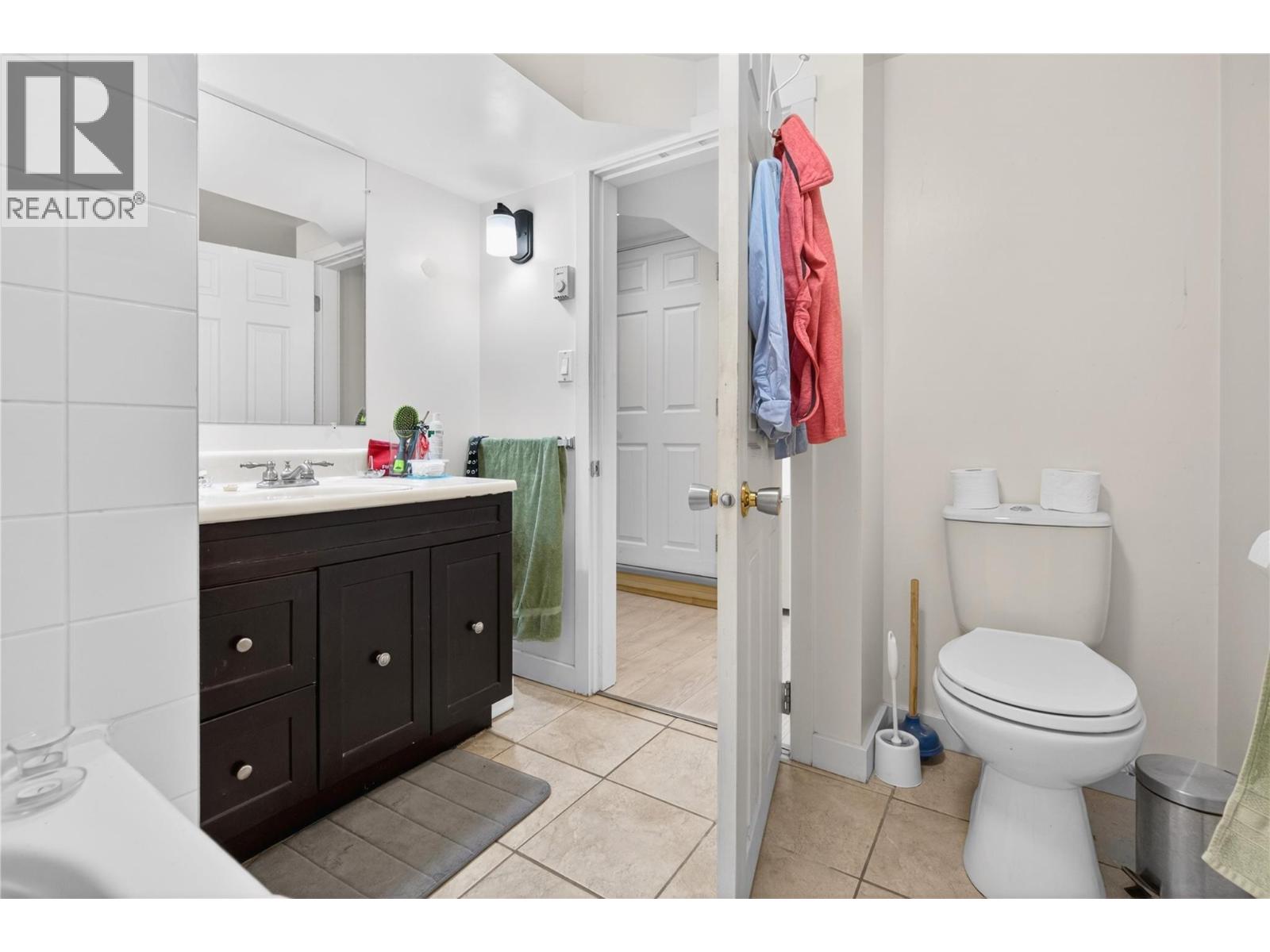 902 Gore Street, Nelson, British Columbia  V1L 5C9 - Photo 31 - 10387403